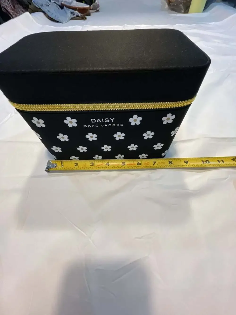 Marc Jacobs Daisy Floral Pattern Cosmetic Case